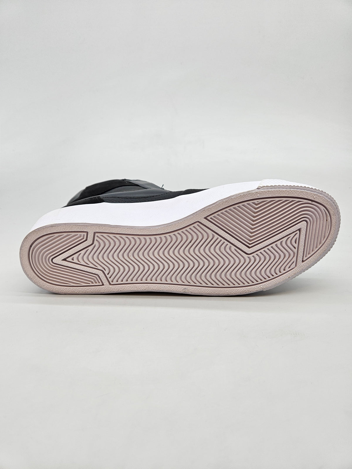 NIKE NOVI ORIGINAL PATIKI BR 40.5