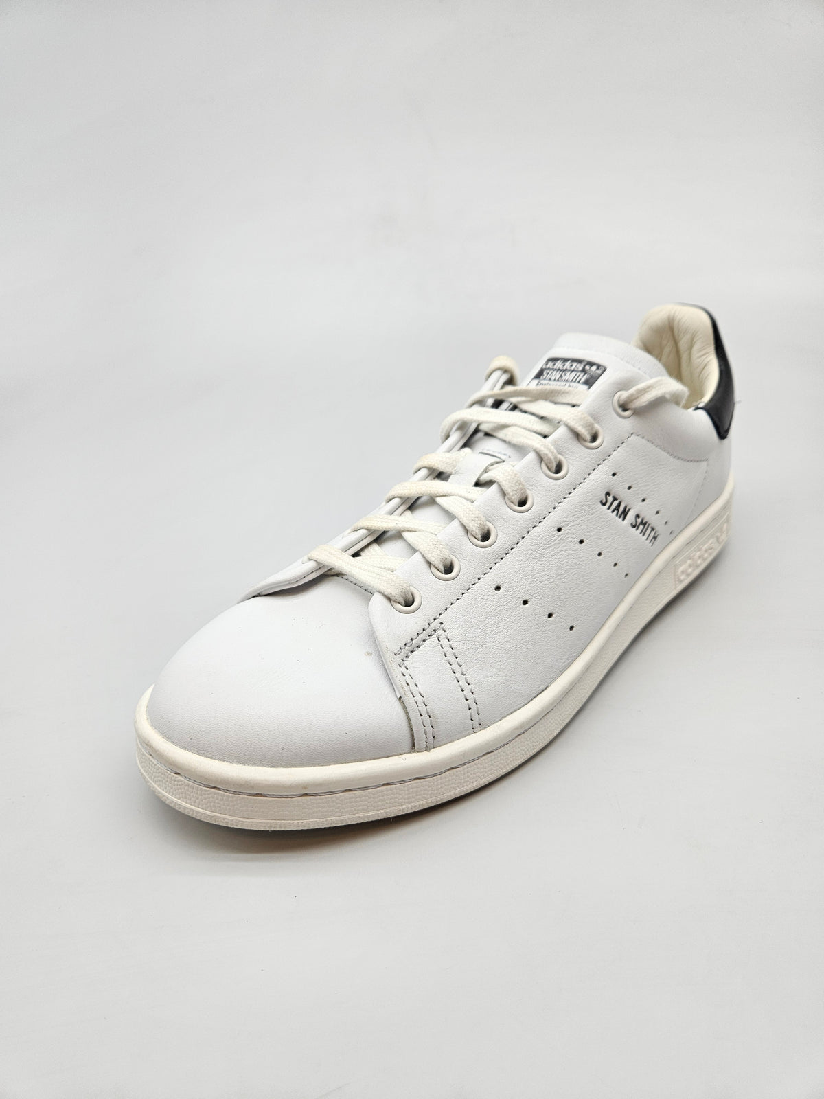 ADIDAS NOVI ORIGINAL PATIKI BR 39