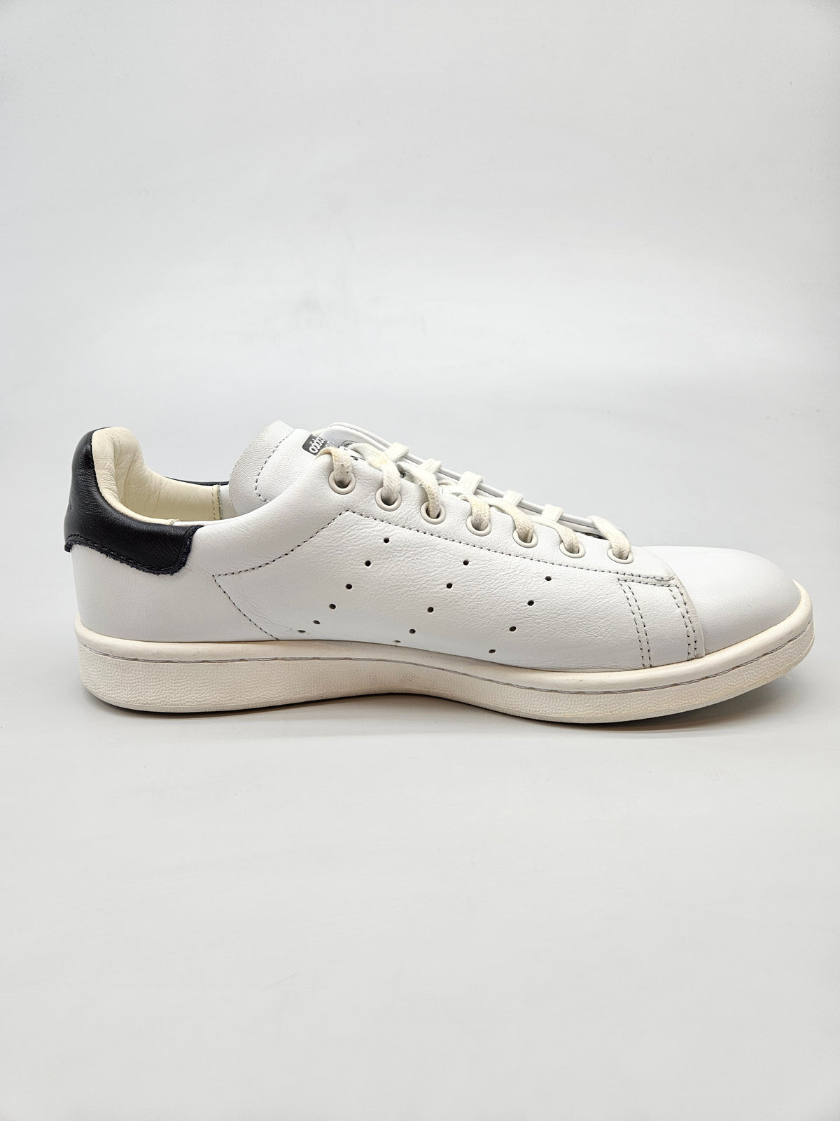 ADIDAS NOVI ORIGINAL PATIKI BR 39