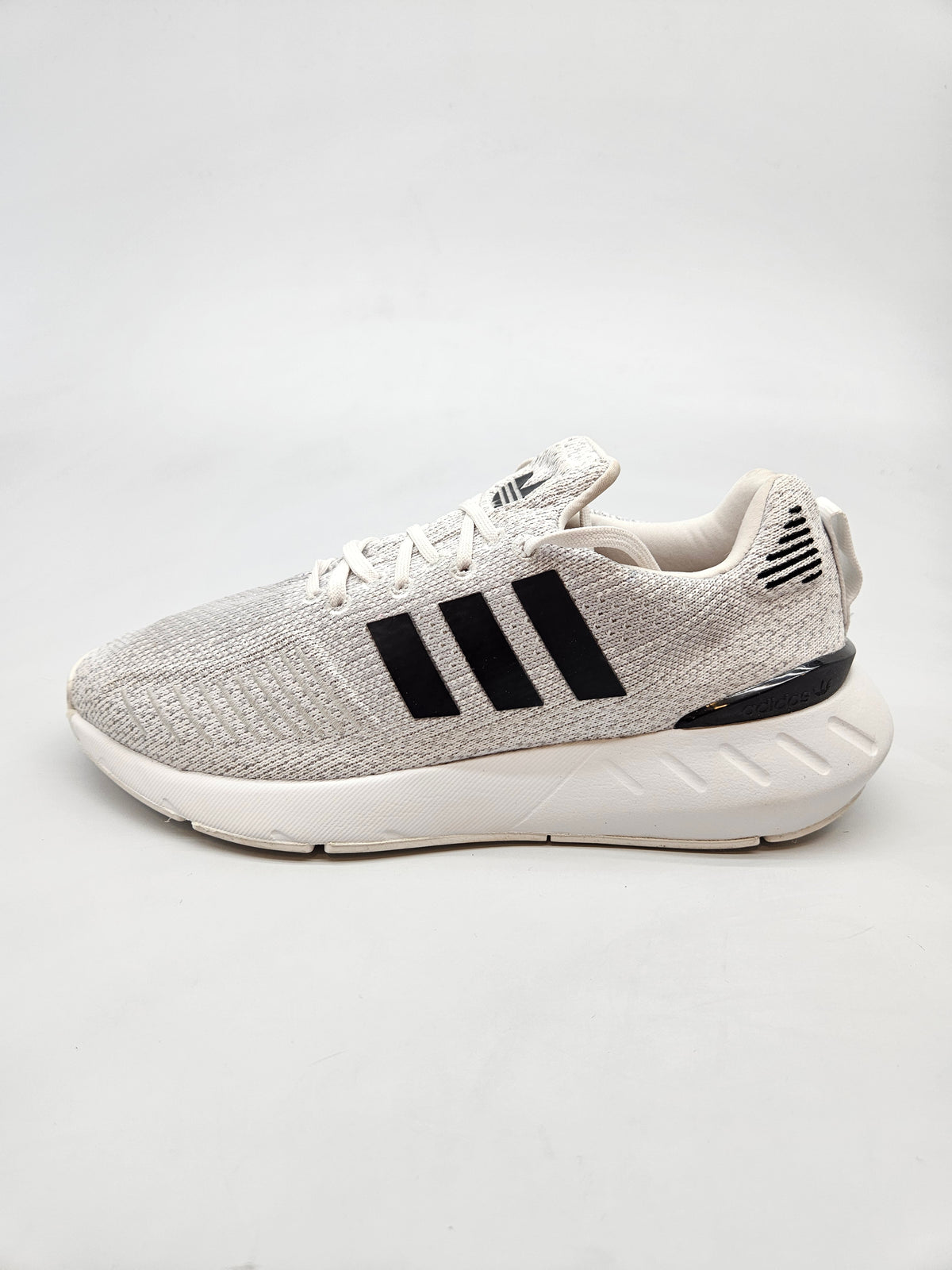 ADIDAS NOVI ORIGINAL PATIKI BR 38.5