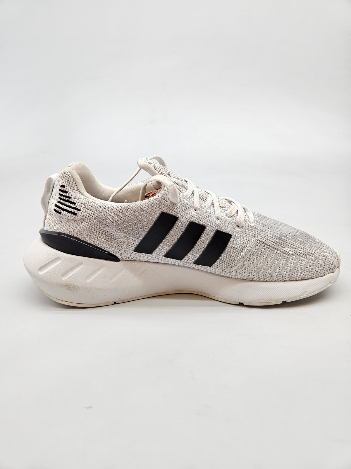ADIDAS NOVI ORIGINAL PATIKI BR 38.5