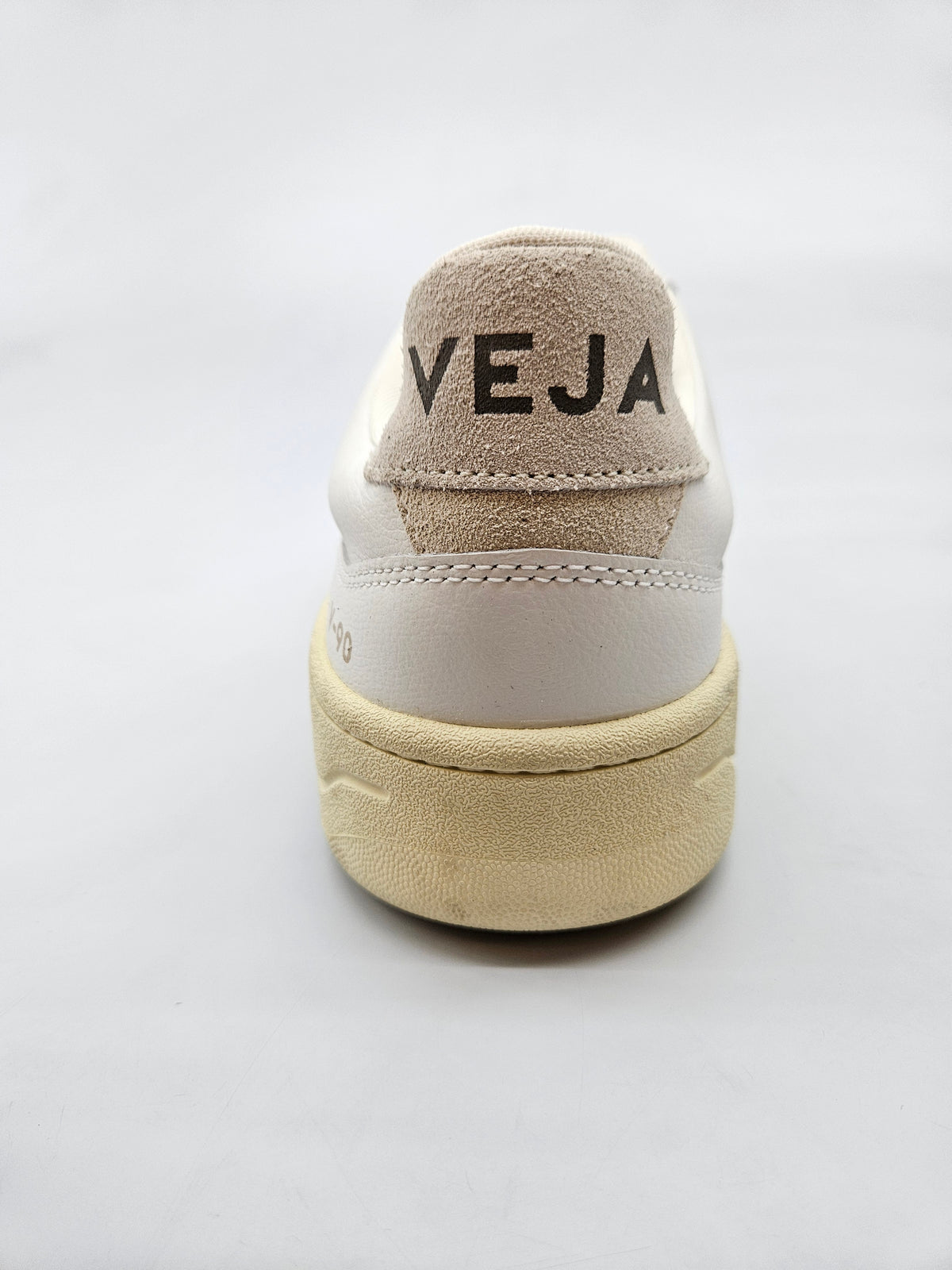 VEJA NOVI ORIGINAL PATIKI BR 43.5