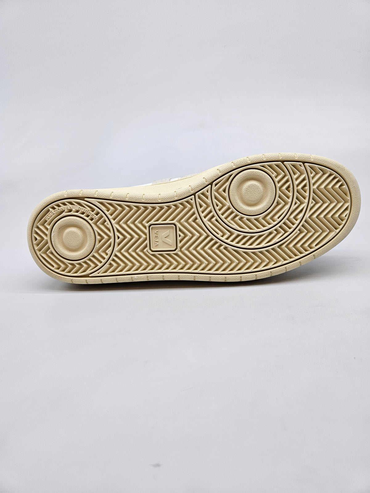 VEJA NOVI ORIGINAL PATIKI BR 43.5