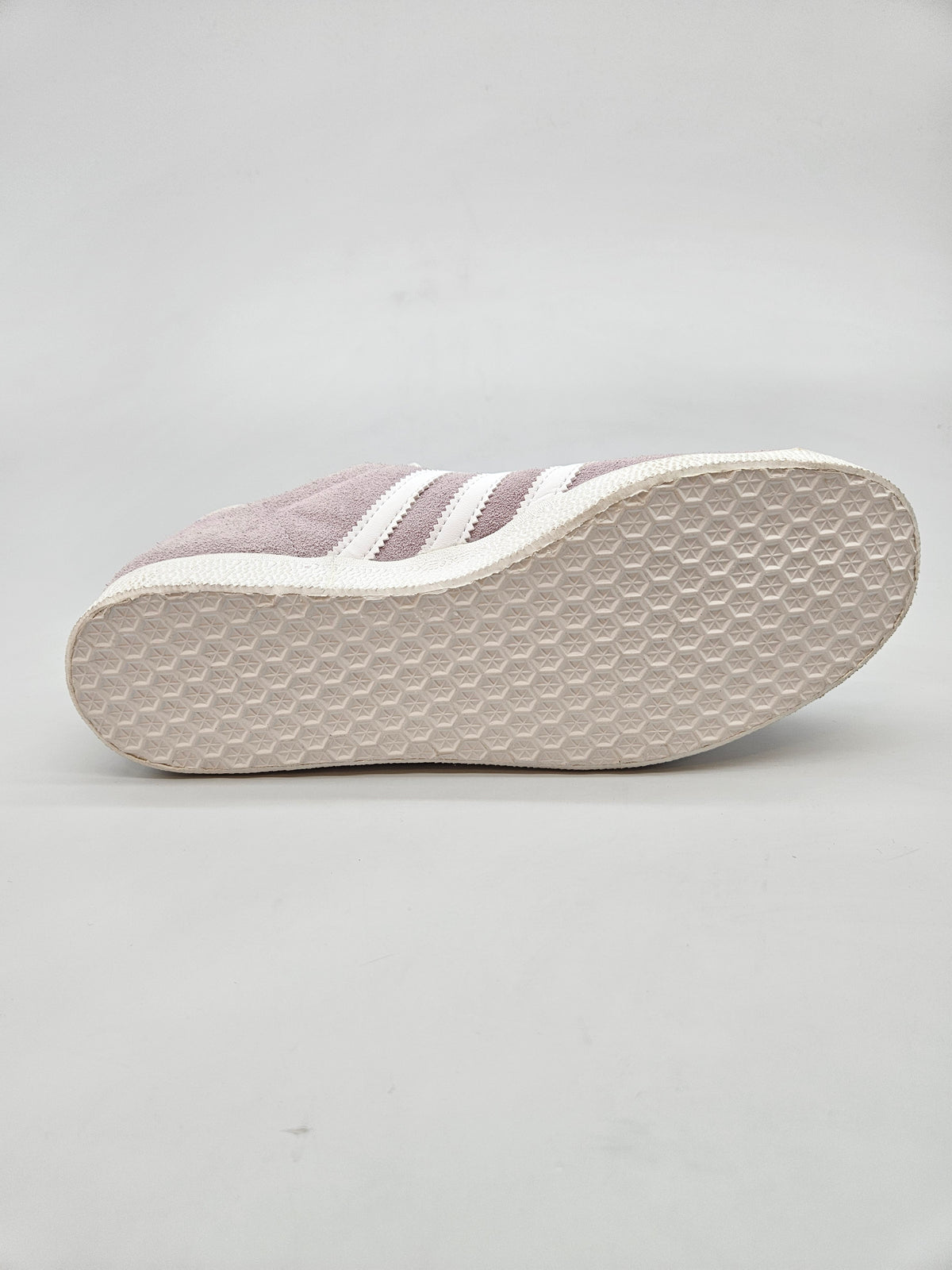 ADIDAS GAZZELE NOVI ORIGINAL PATIKI BR 39