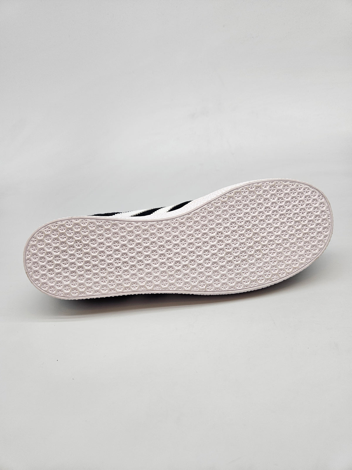 ADIDAS GAZZELE NOVI ORIGINAL PATIKI BR 38.5