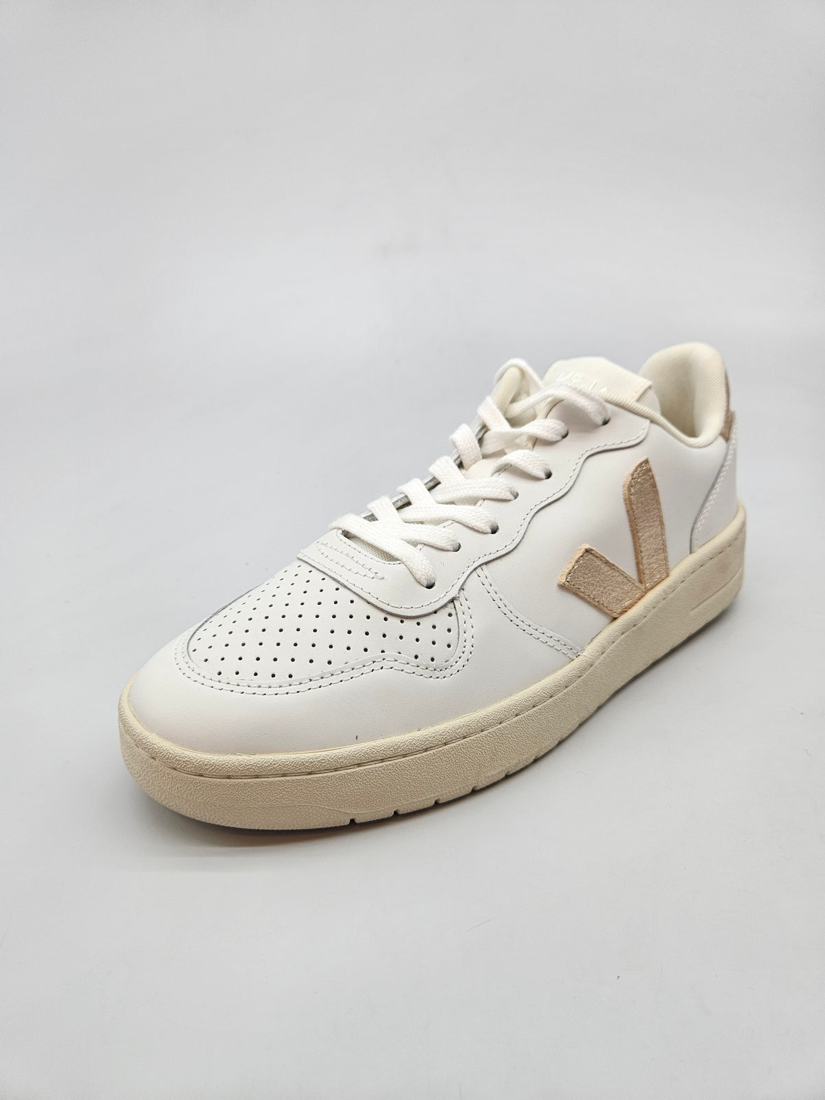 VEJA NOVI ORIGINAL PATIKI BR 40