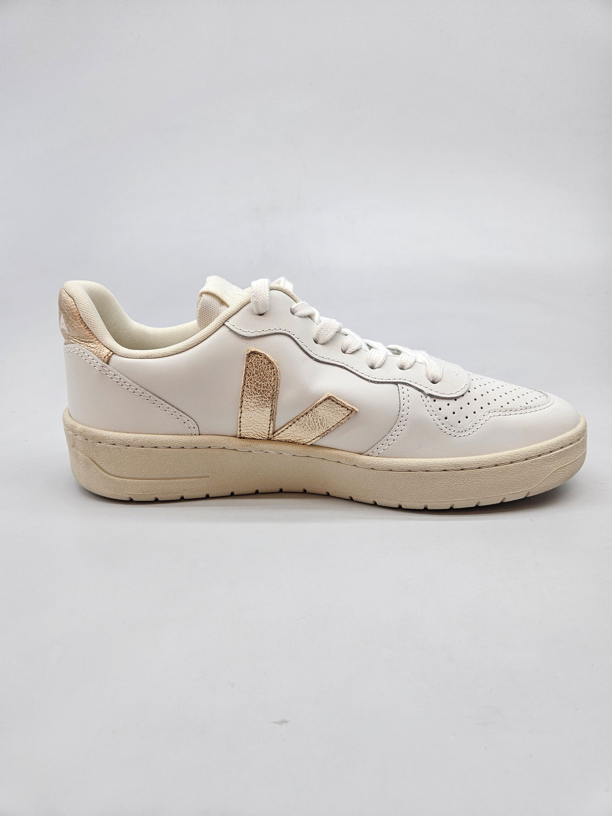 VEJA NOVI ORIGINAL PATIKI BR 40
