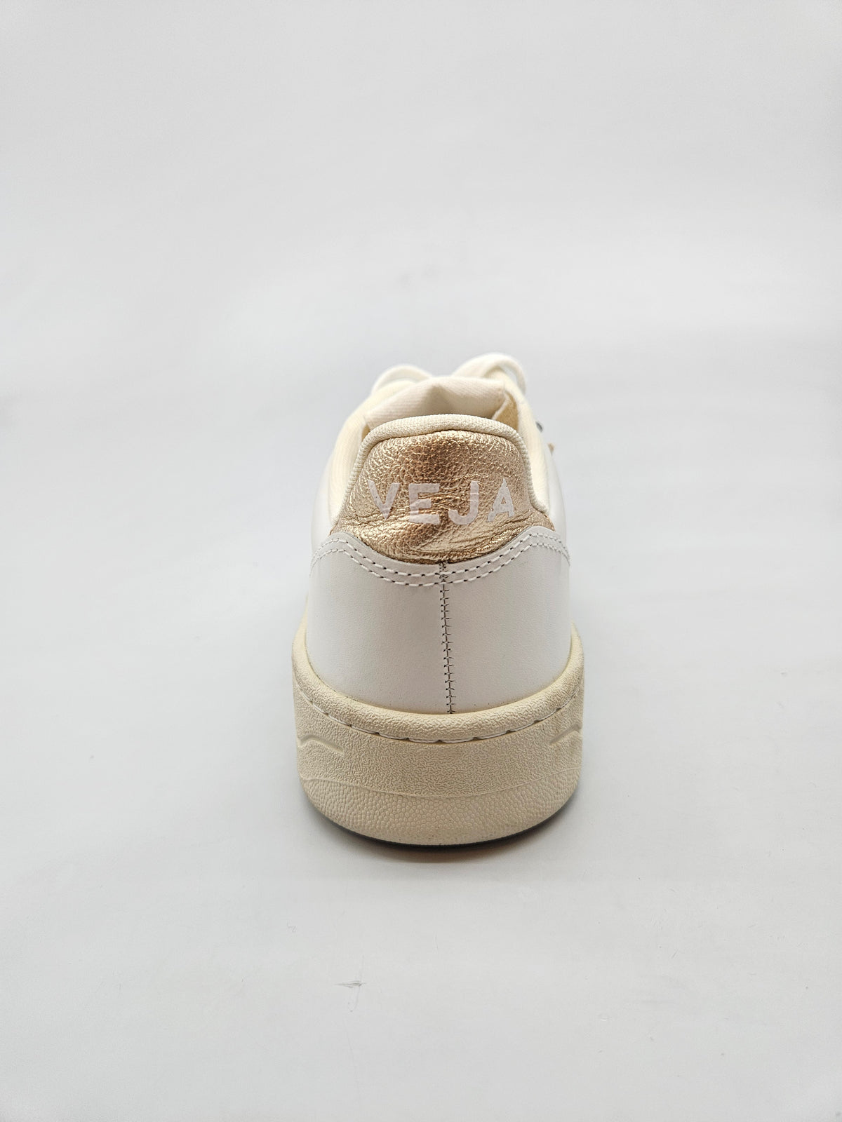 VEJA NOVI ORIGINAL PATIKI BR 40