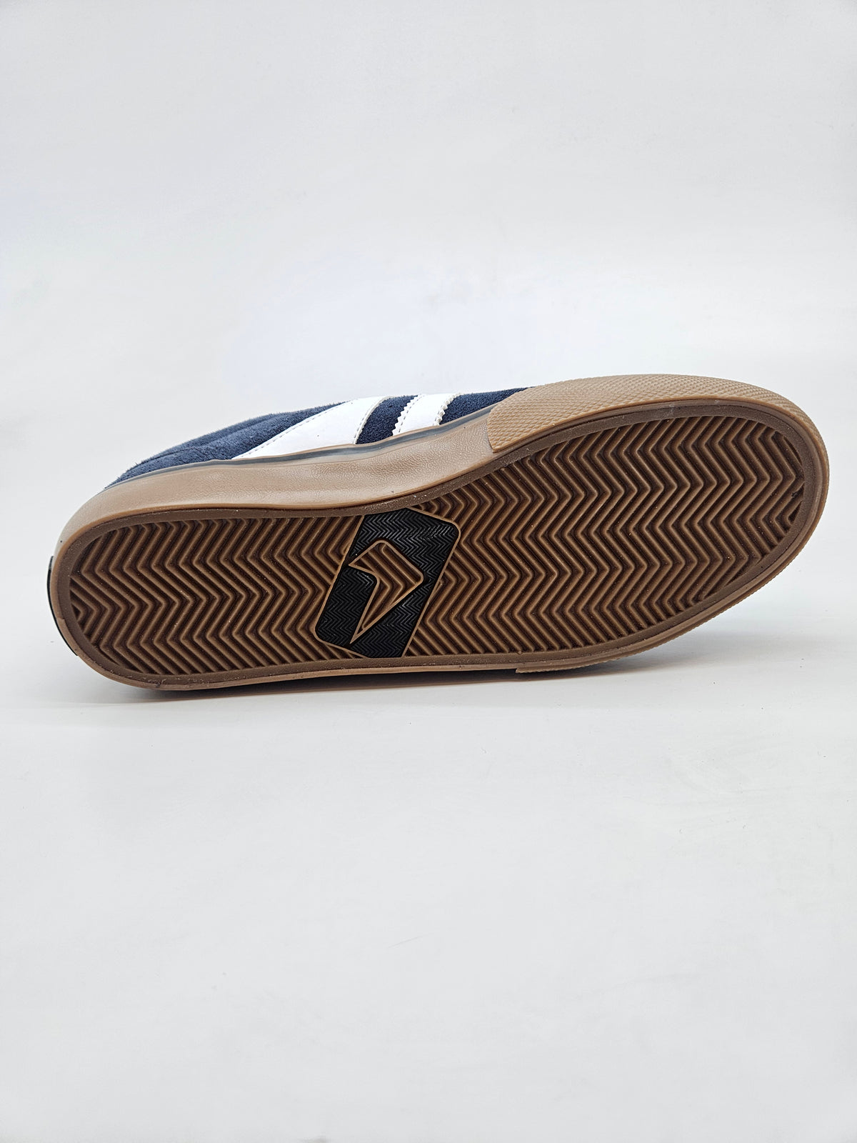 GLOBE NOVI ORIGINAL PATIKI BR 40.5