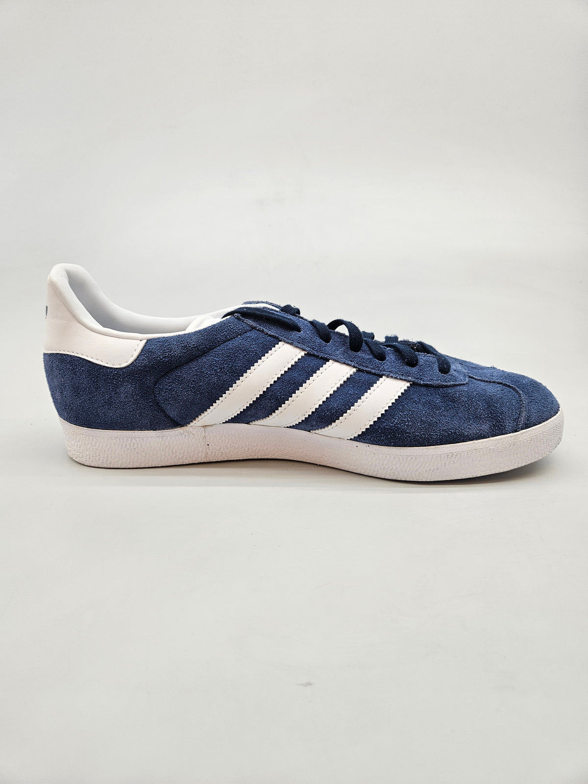 ADIDAS GAZZELE NOVI ORIGINAL PATIKI BR 42.5