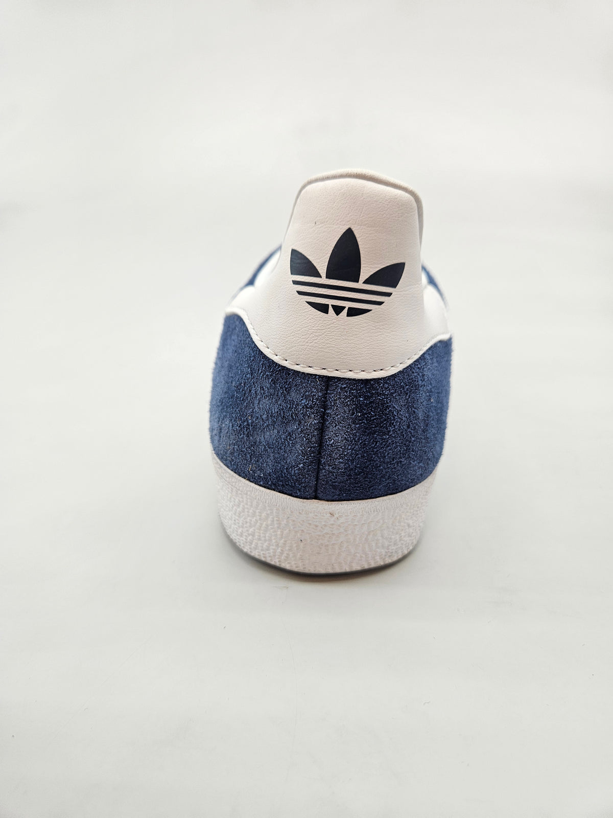 ADIDAS GAZZELE NOVI ORIGINAL PATIKI BR 42.5