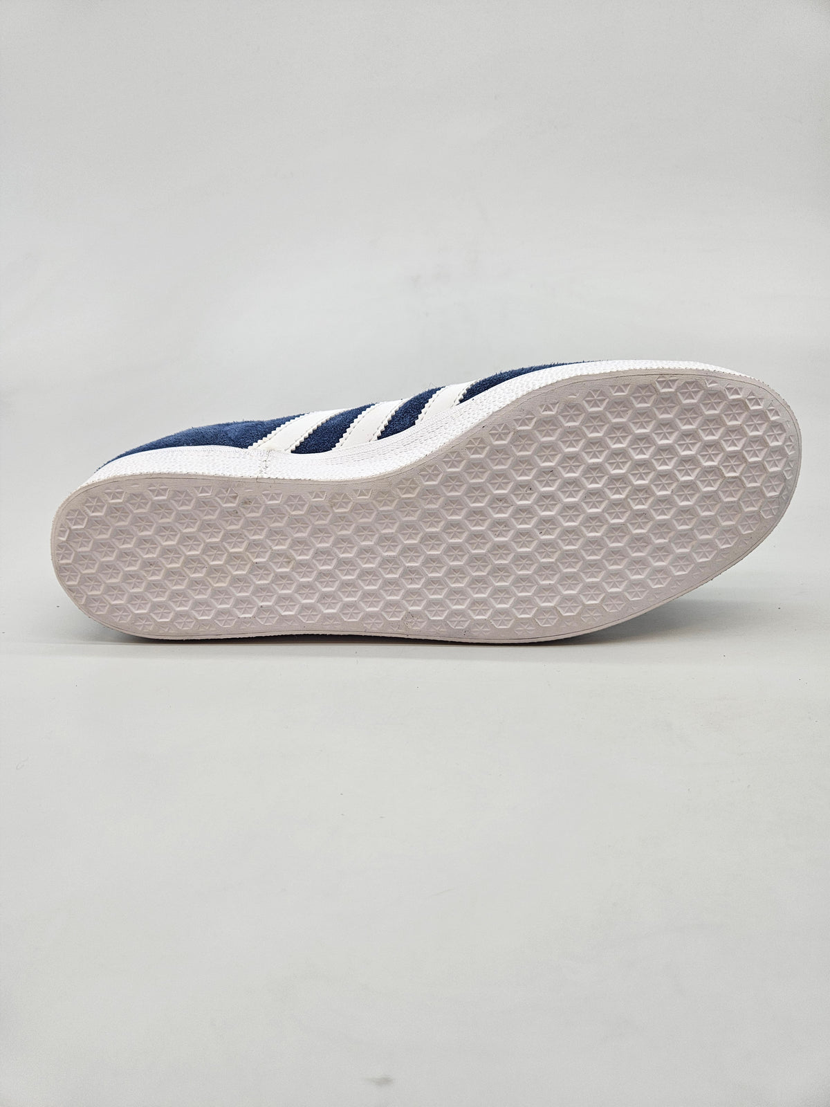 ADIDAS GAZZELE NOVI ORIGINAL PATIKI BR 42.5