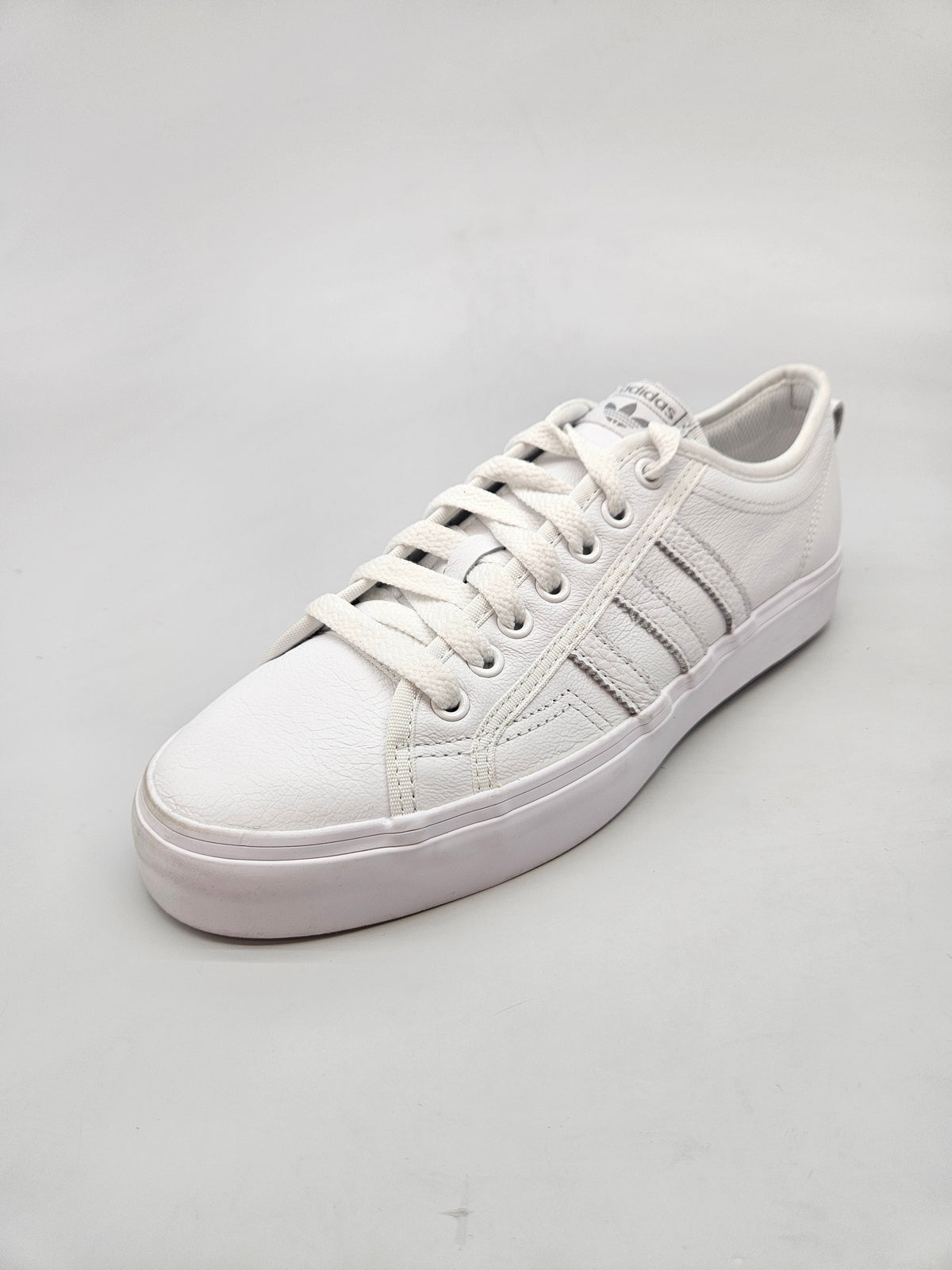 ADIDAS NOVI ORIGINAL PATIKI BR 43