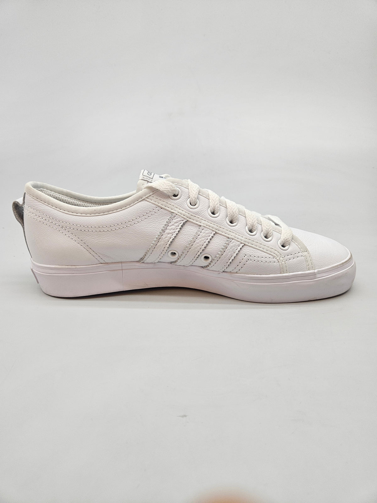 ADIDAS NOVI ORIGINAL PATIKI BR 43
