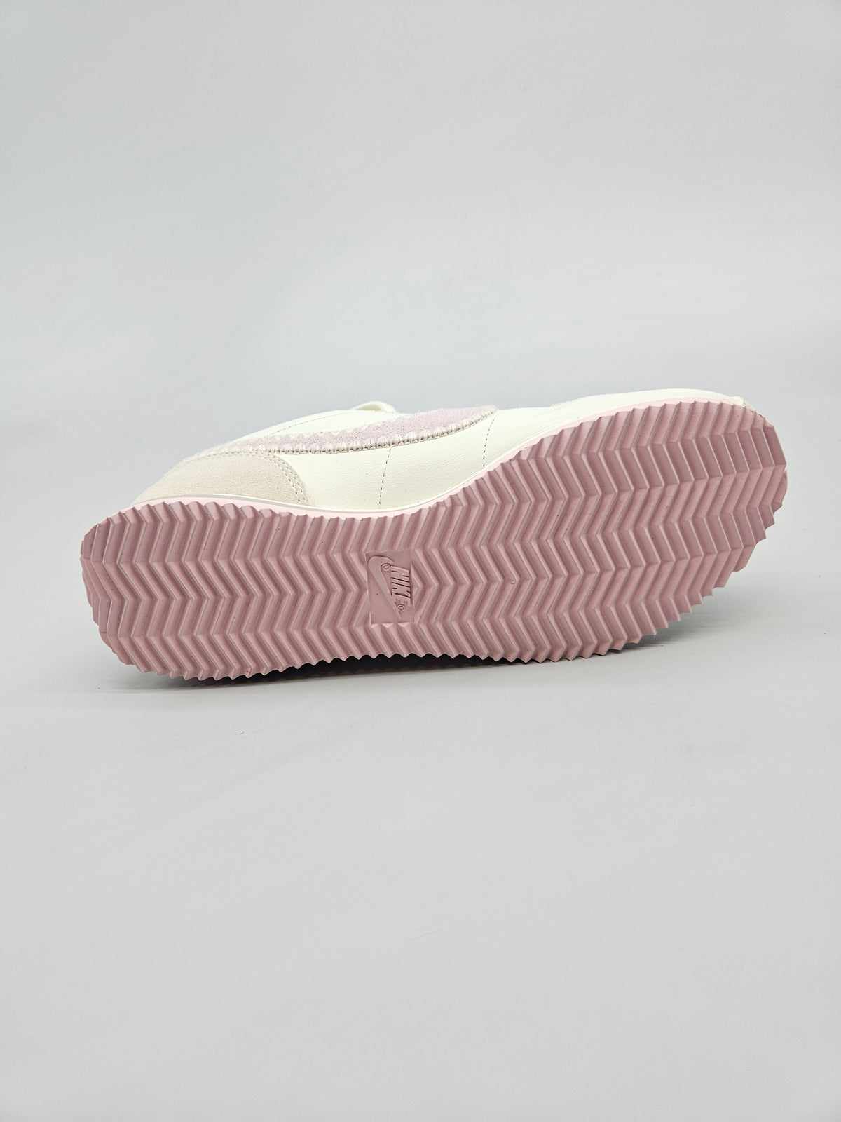 NIKE NOVI ORIGINAL PATIKI BR 39