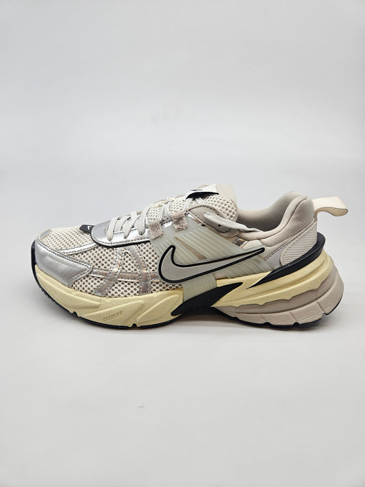 NIKE NOVI ORIGINAL PATIKI BR 38
