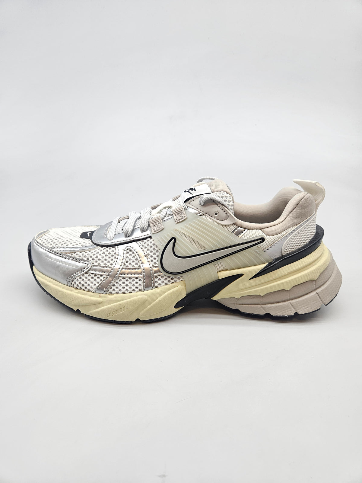 NIKE NOVI ORIGINAL PATIKI BR 38