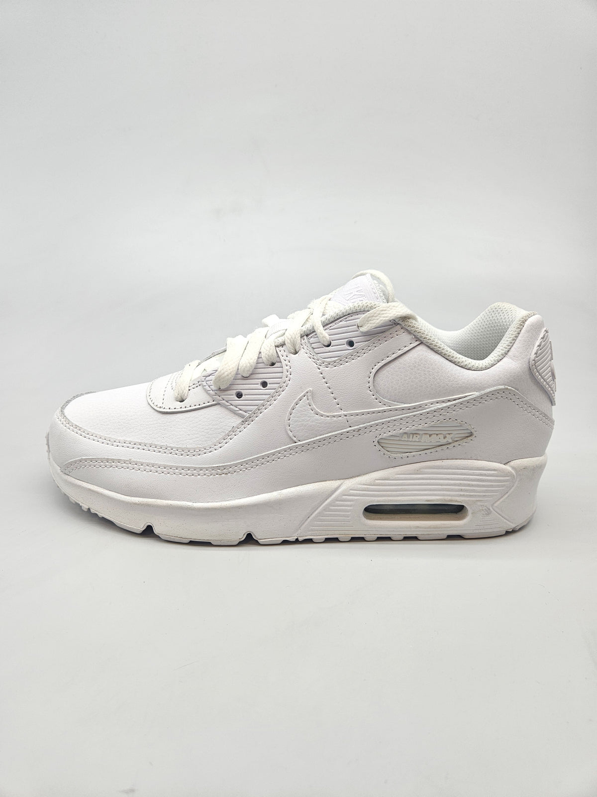 NIKE AIRMAX NOVI ORIGINAL PATIKI BR 39
