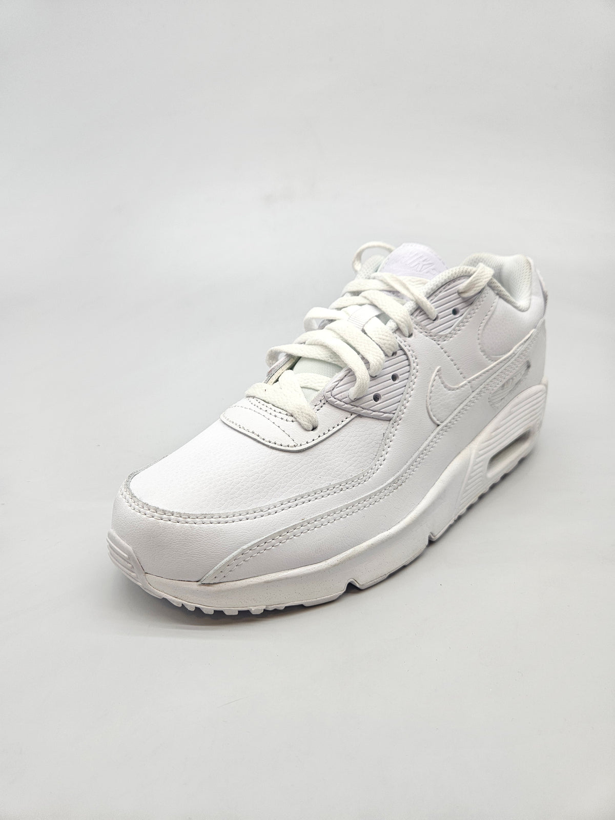 NIKE AIRMAX NOVI ORIGINAL PATIKI BR 39