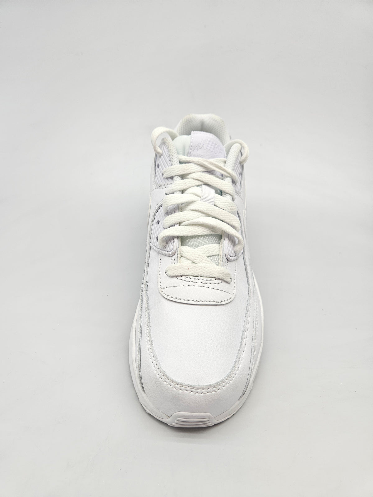 NIKE AIRMAX NOVI ORIGINAL PATIKI BR 39