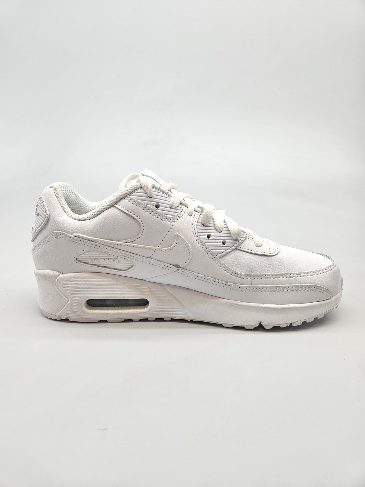 NIKE AIRMAX NOVI ORIGINAL PATIKI BR 39