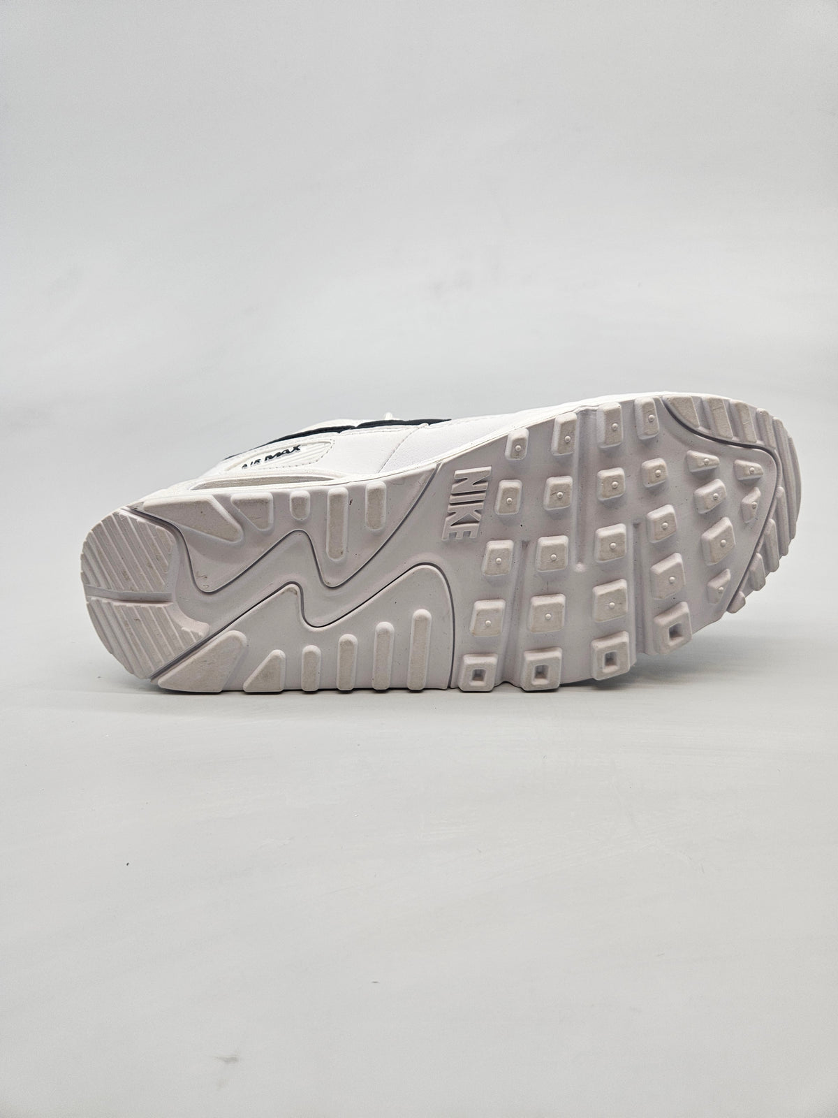 NIKE AIRMAX NOVI PATIKI BR 37.5