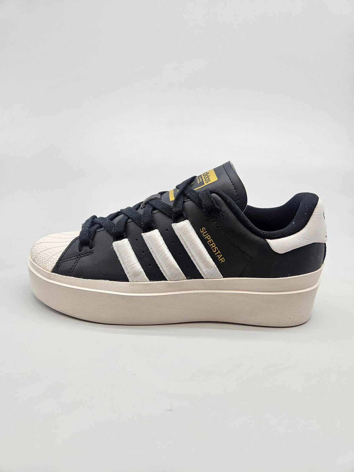 ADIDAS NOVI ORIGINAL PATIKI BR 38