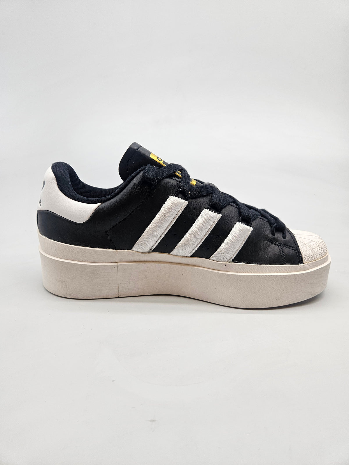 ADIDAS NOVI ORIGINAL PATIKI BR 38