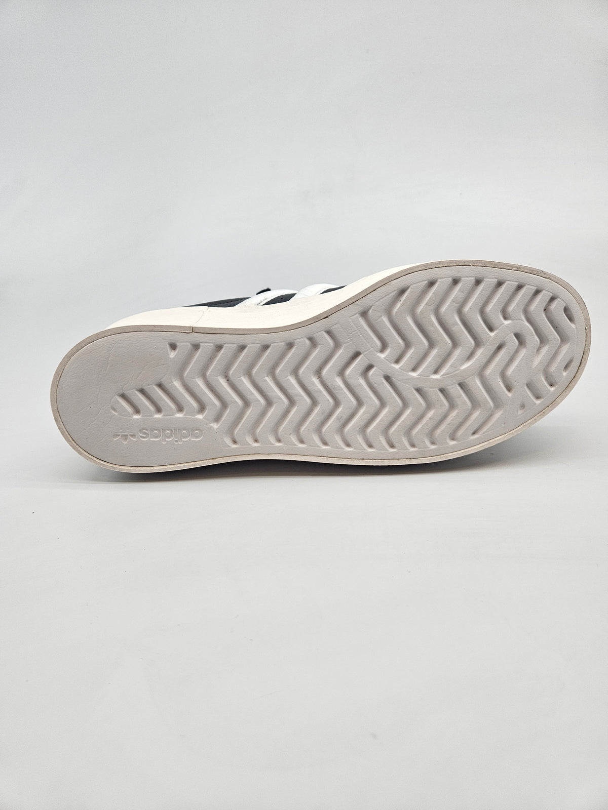 ADIDAS NOVI ORIGINAL PATIKI BR 38