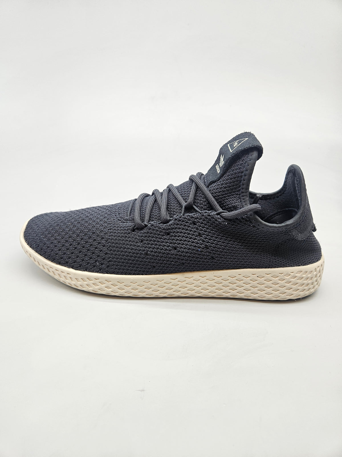 ADIDAS NOVI ORIGINAL PATIKI BR 41