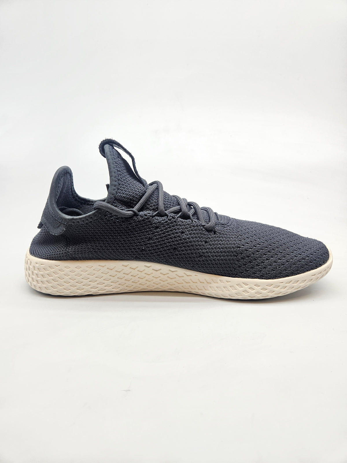 ADIDAS NOVI ORIGINAL PATIKI BR 41