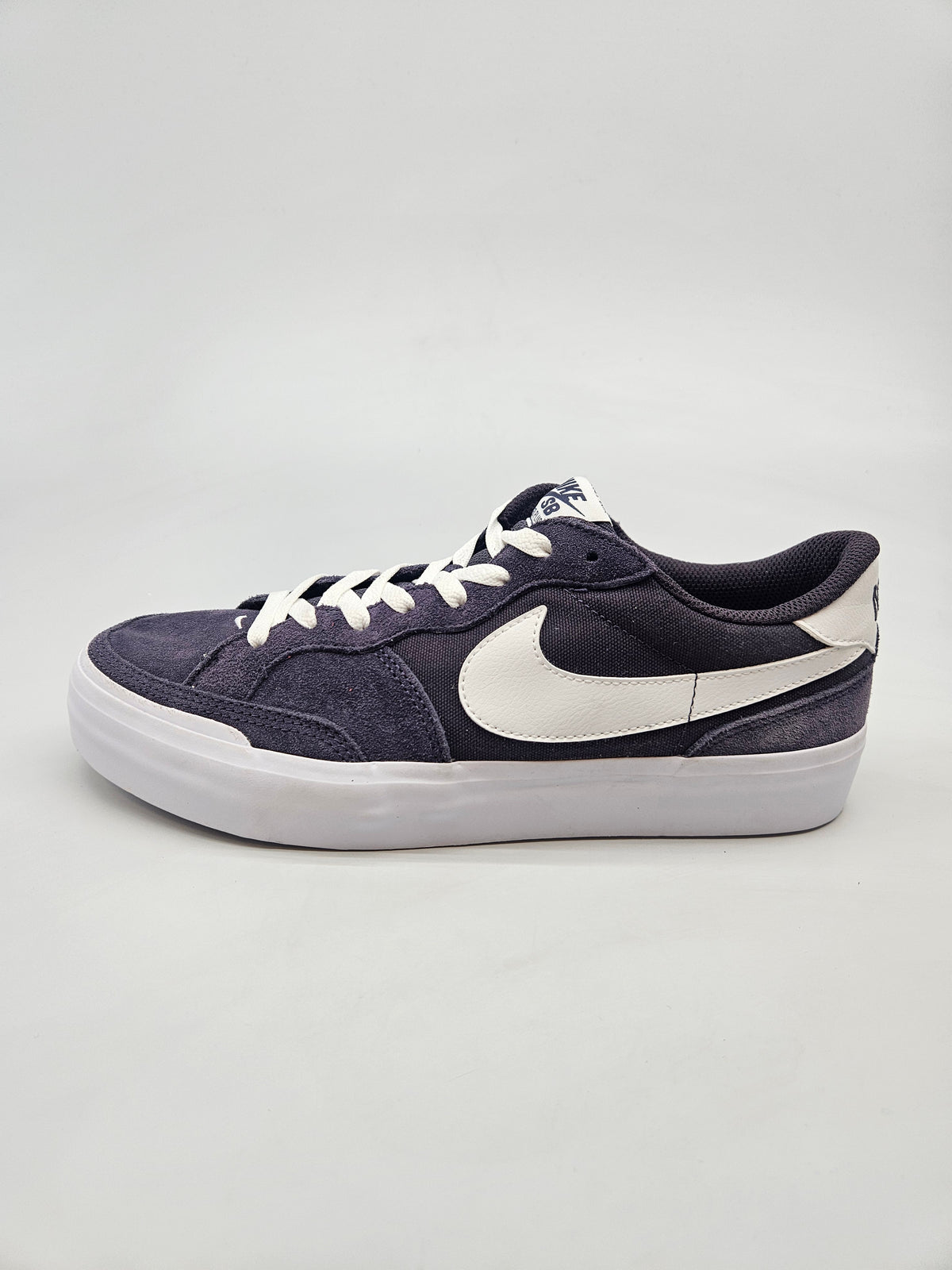 NIKE NOVI ORIGINAL PATIKI BR 42