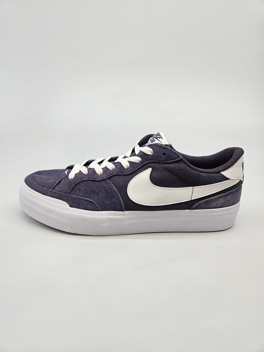 NIKE NOVI ORIGINAL PATIKI BR 42