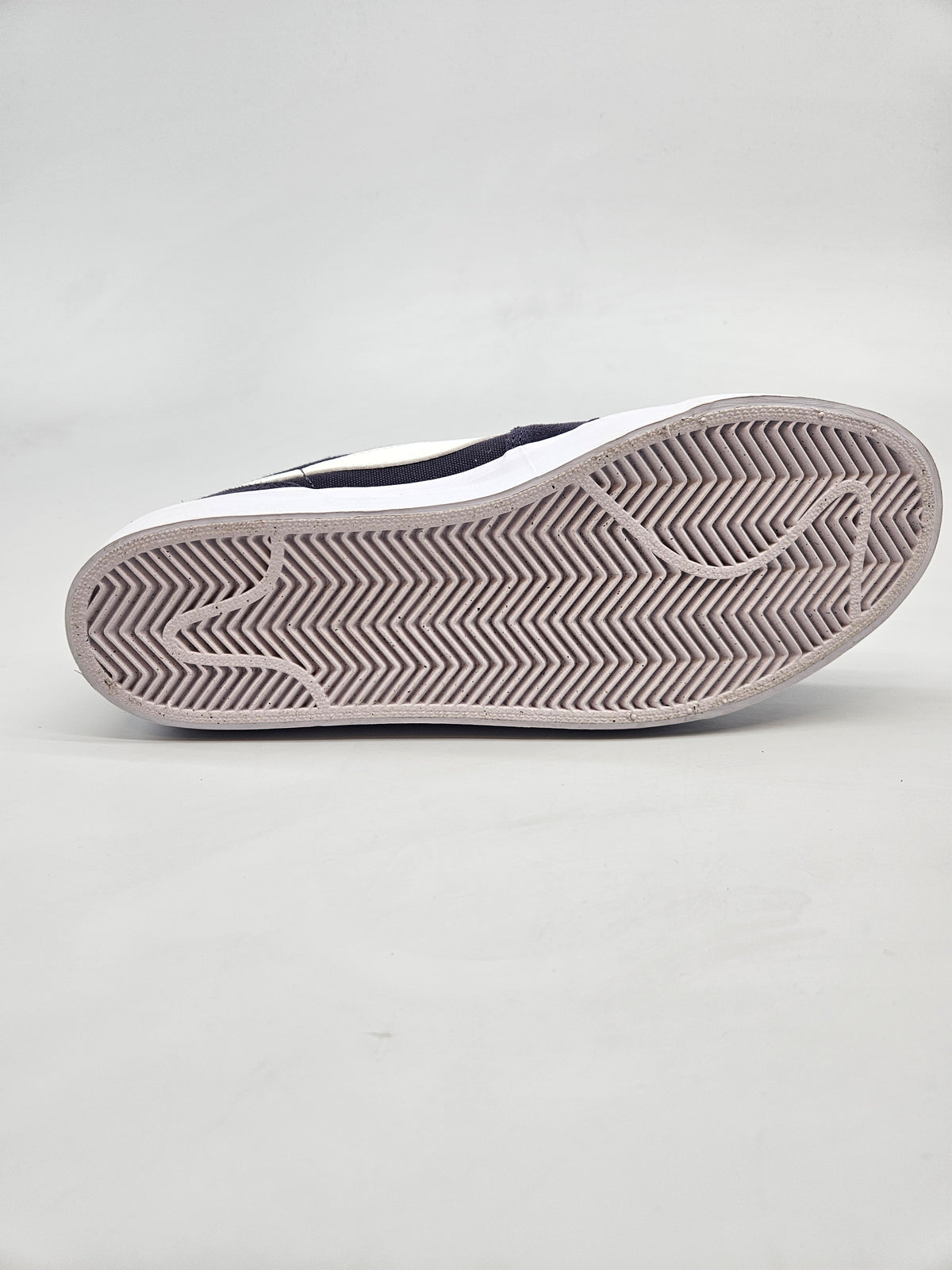 NIKE NOVI ORIGINAL PATIKI BR 42