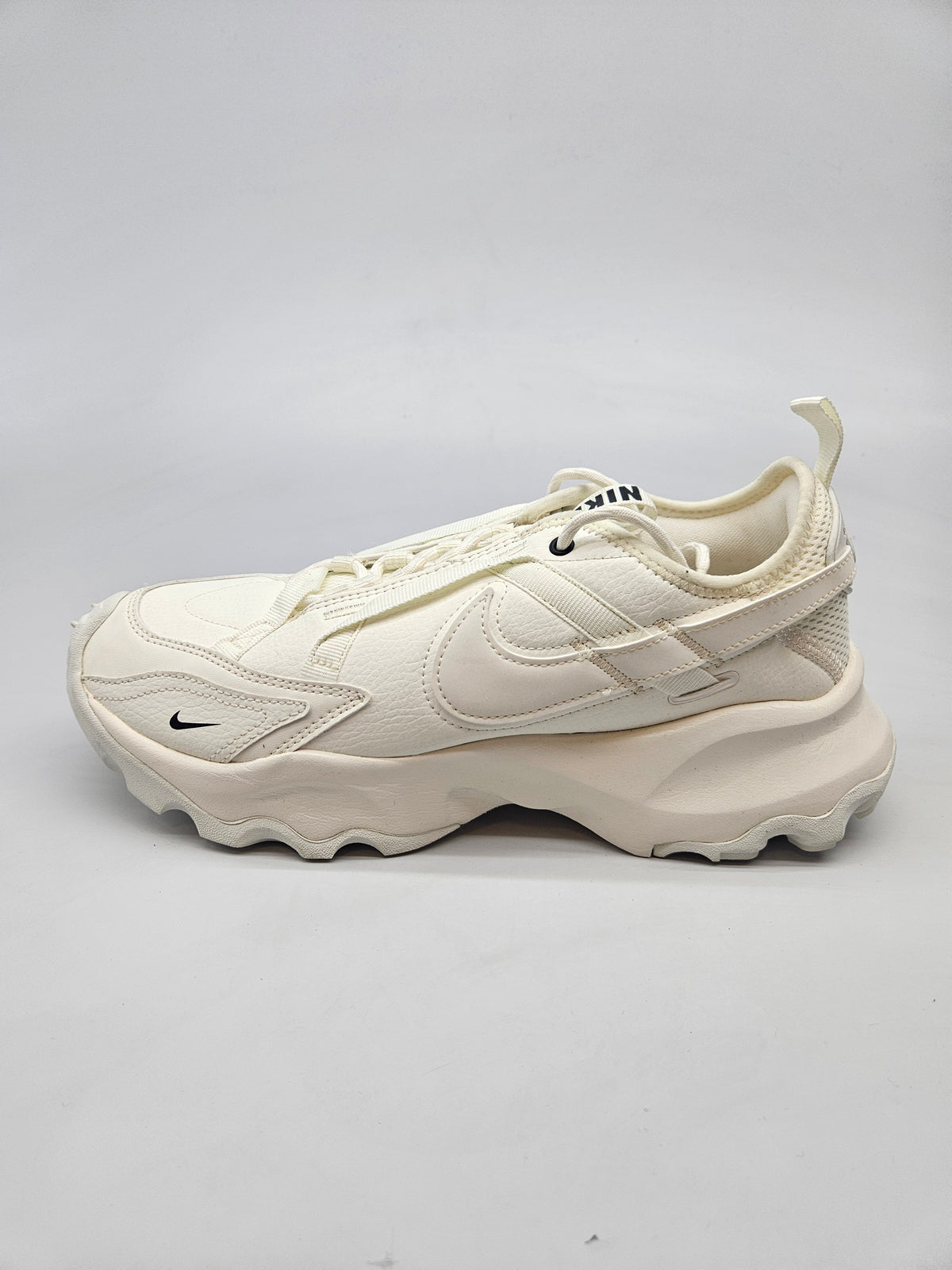 NIKE NOVI ORIGINAL PATIKI BR 41