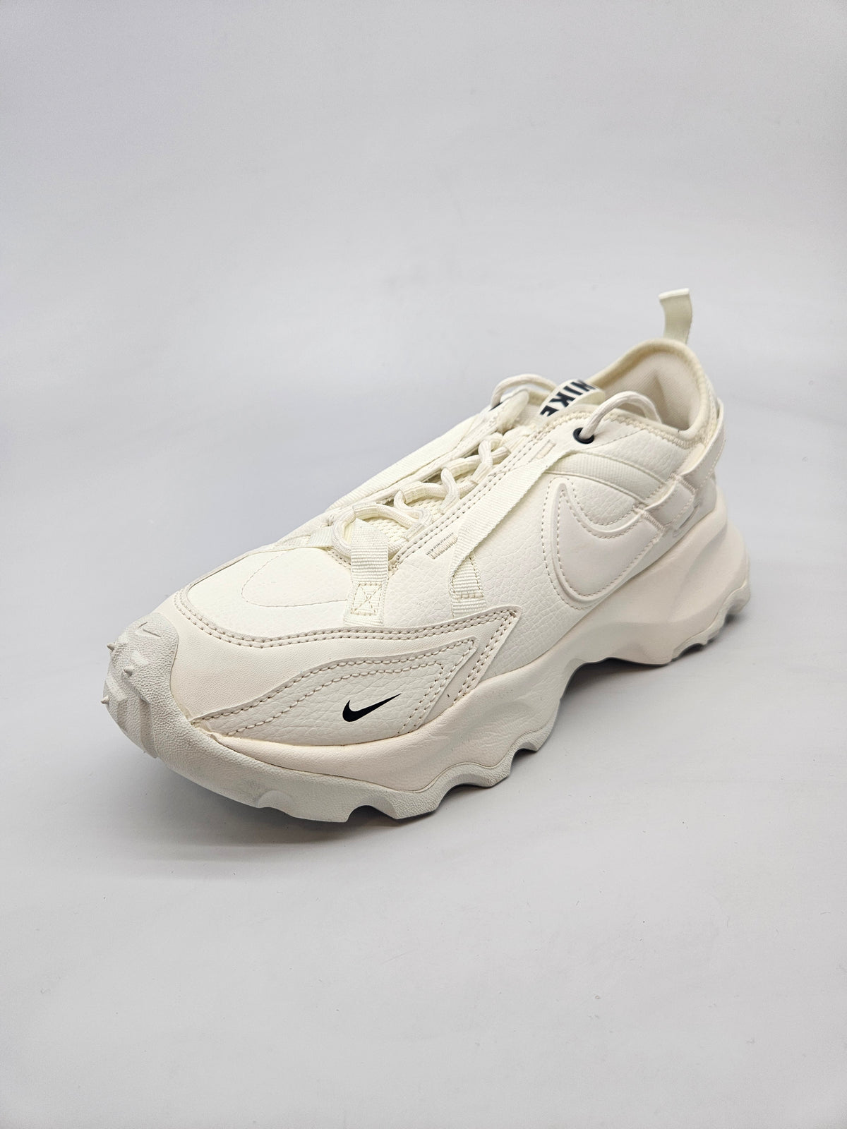 NIKE NOVI ORIGINAL PATIKI BR 41