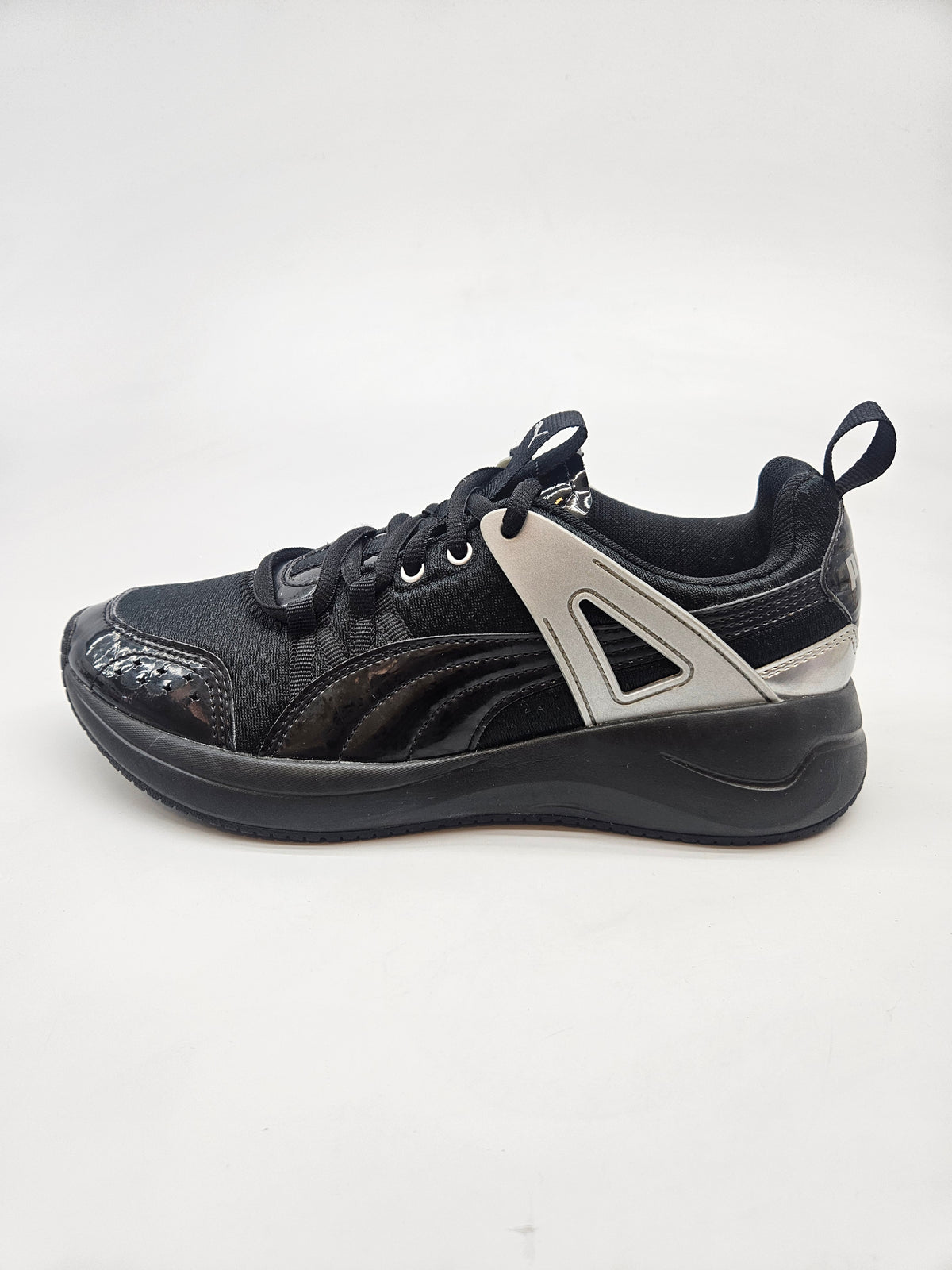 PUMA NOVI ORIGINAL PATIKI BR 38.5