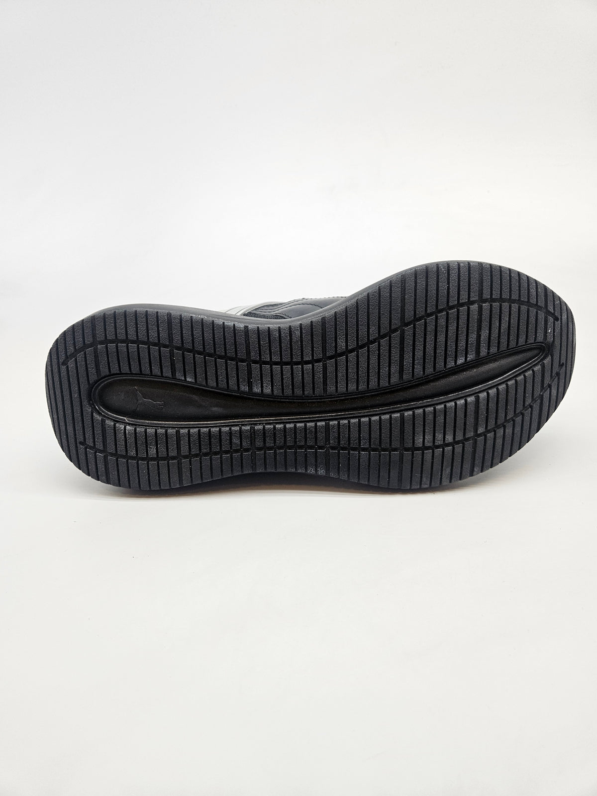 PUMA NOVI ORIGINAL PATIKI BR 38.5