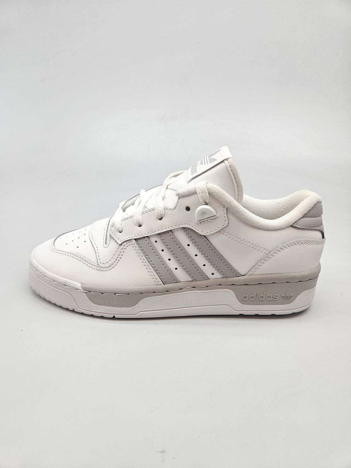 ADIDAS NOVI ORIGINAL PATIKI BR 38