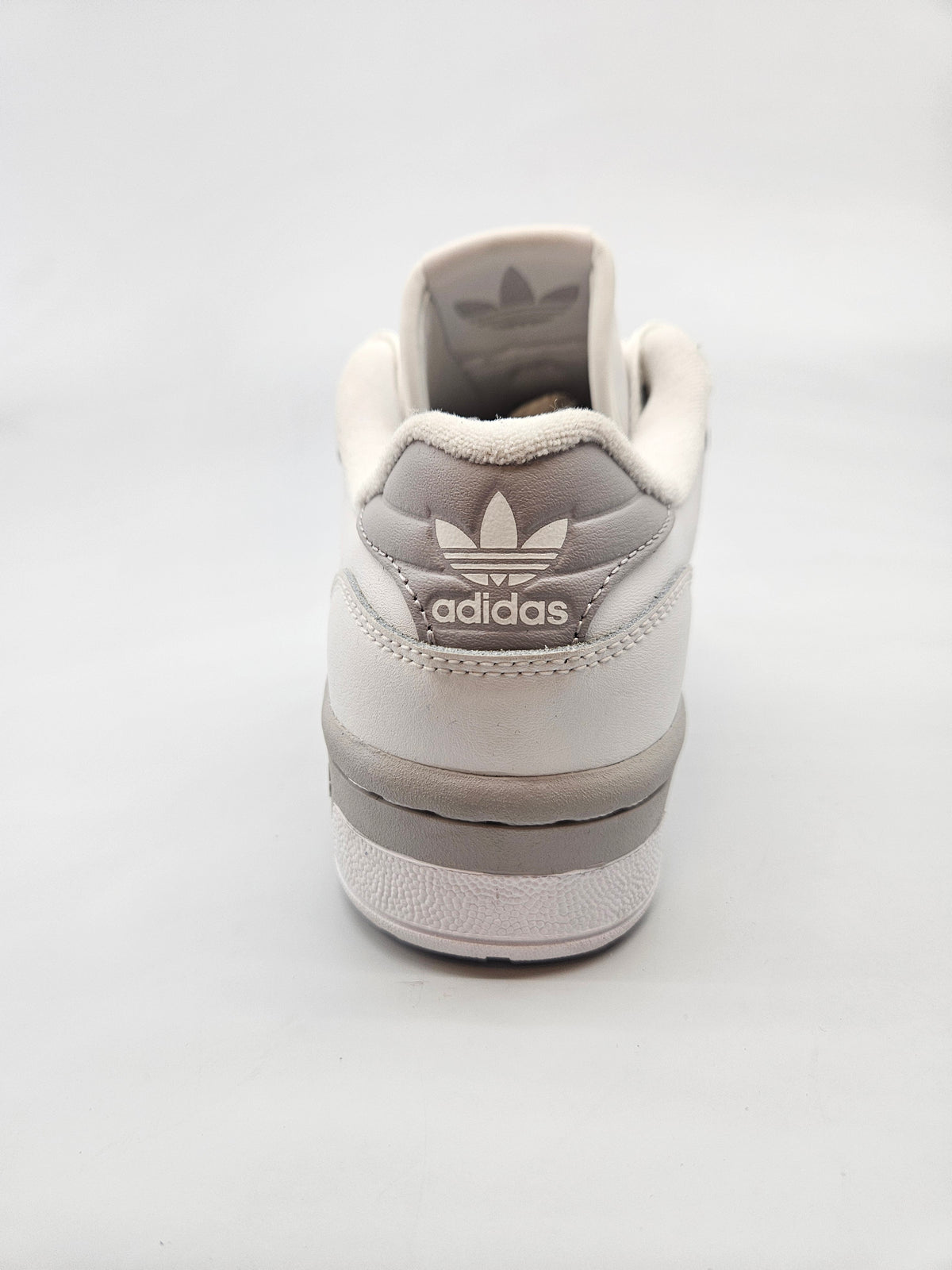 ADIDAS NOVI ORIGINAL PATIKI BR 38