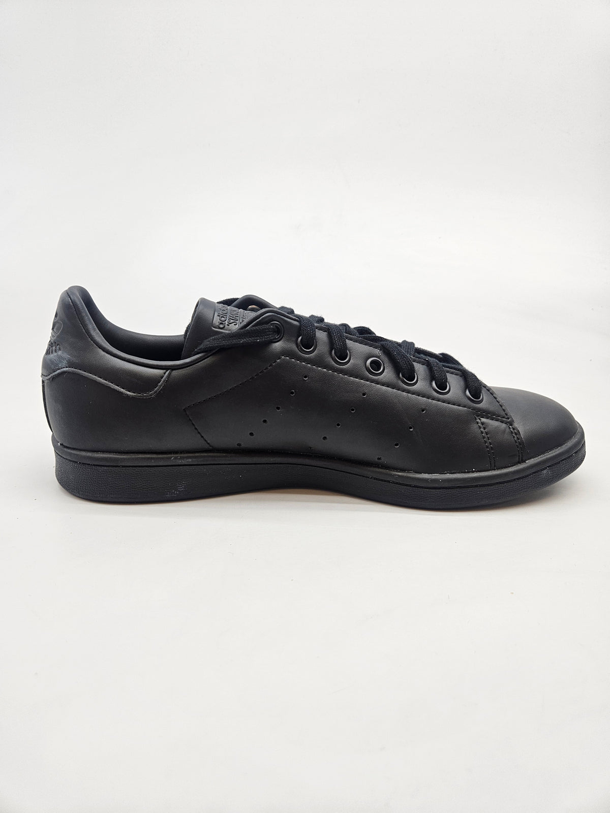 ADIDAS NOVI ORIGINAL PATIKI BR 44