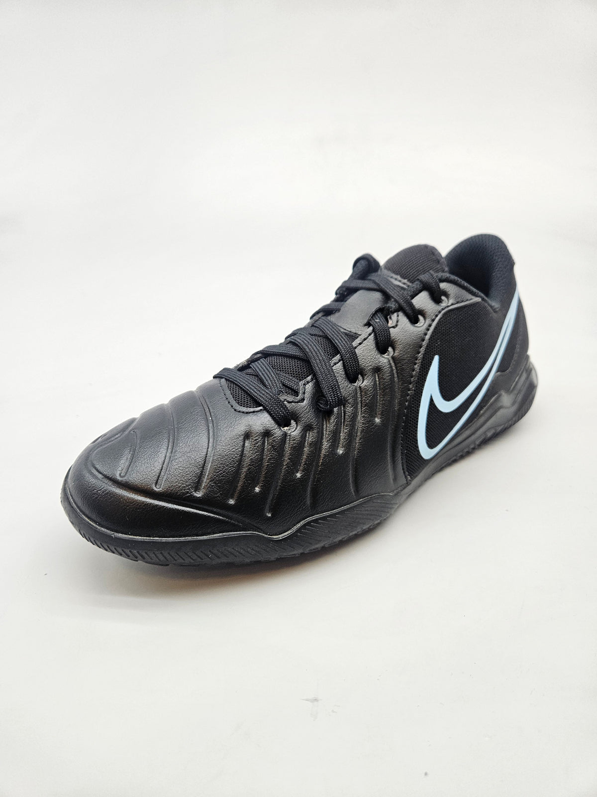 NIKE ORIGINAL PATIKI ZA FUDBAL BR 40.5