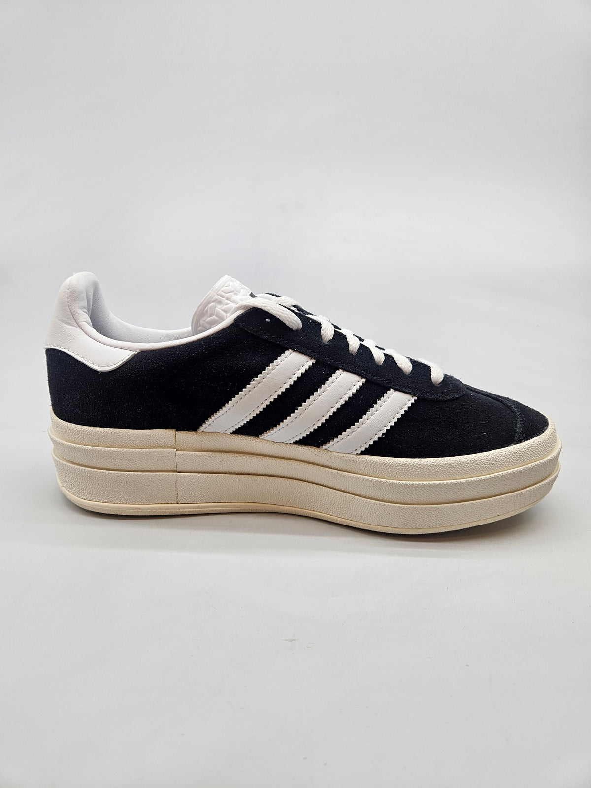 ADIDAS NOVI ORIGINAL PATIKI BR 37