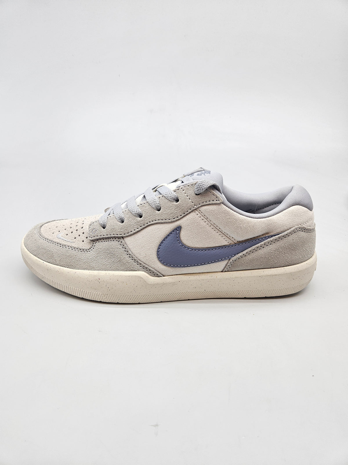NIKE NOVI ORIGINAL PATIKI BR 42.5