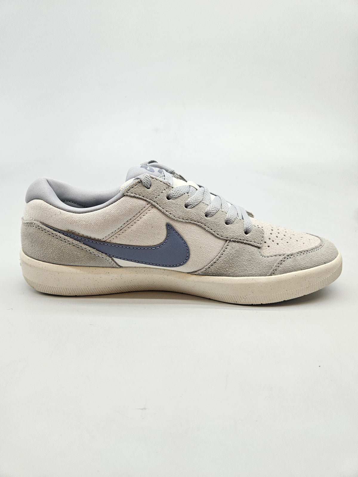 NIKE NOVI ORIGINAL PATIKI BR 42.5