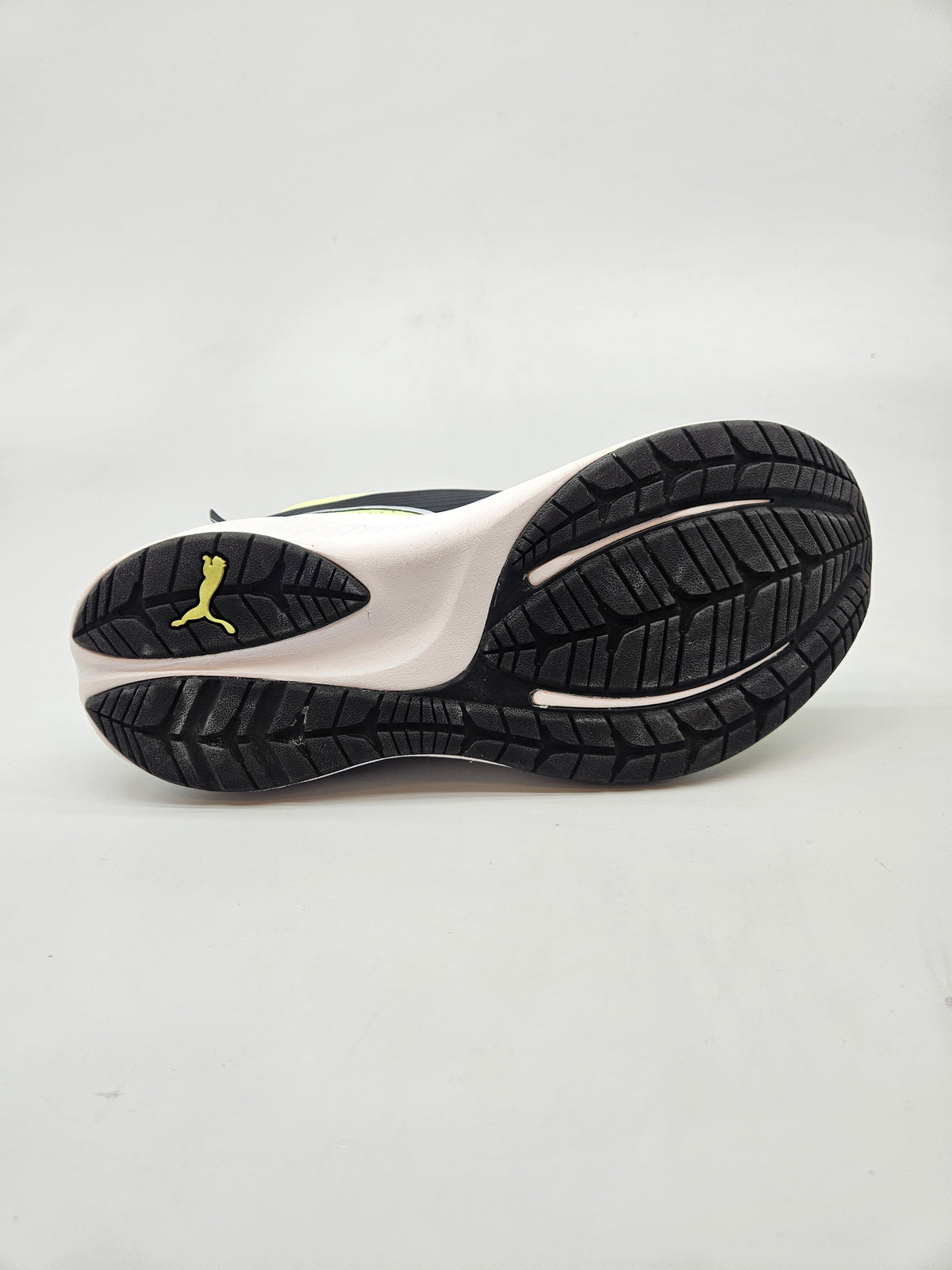PUMA NOVI ORIGINAL PATIKI BR 36