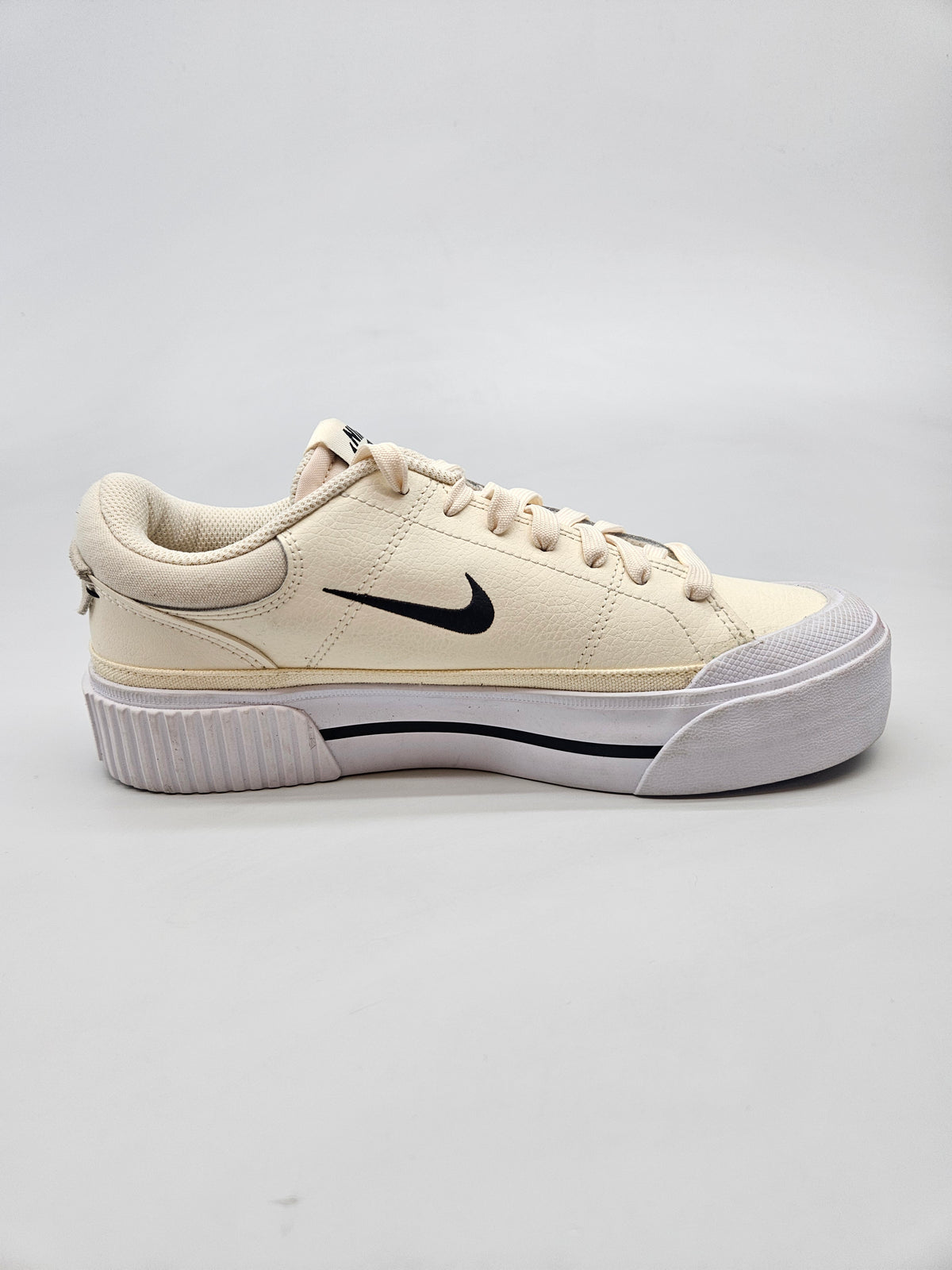 NIKE NOVI ORIGINAL PATIKI BR 38.5