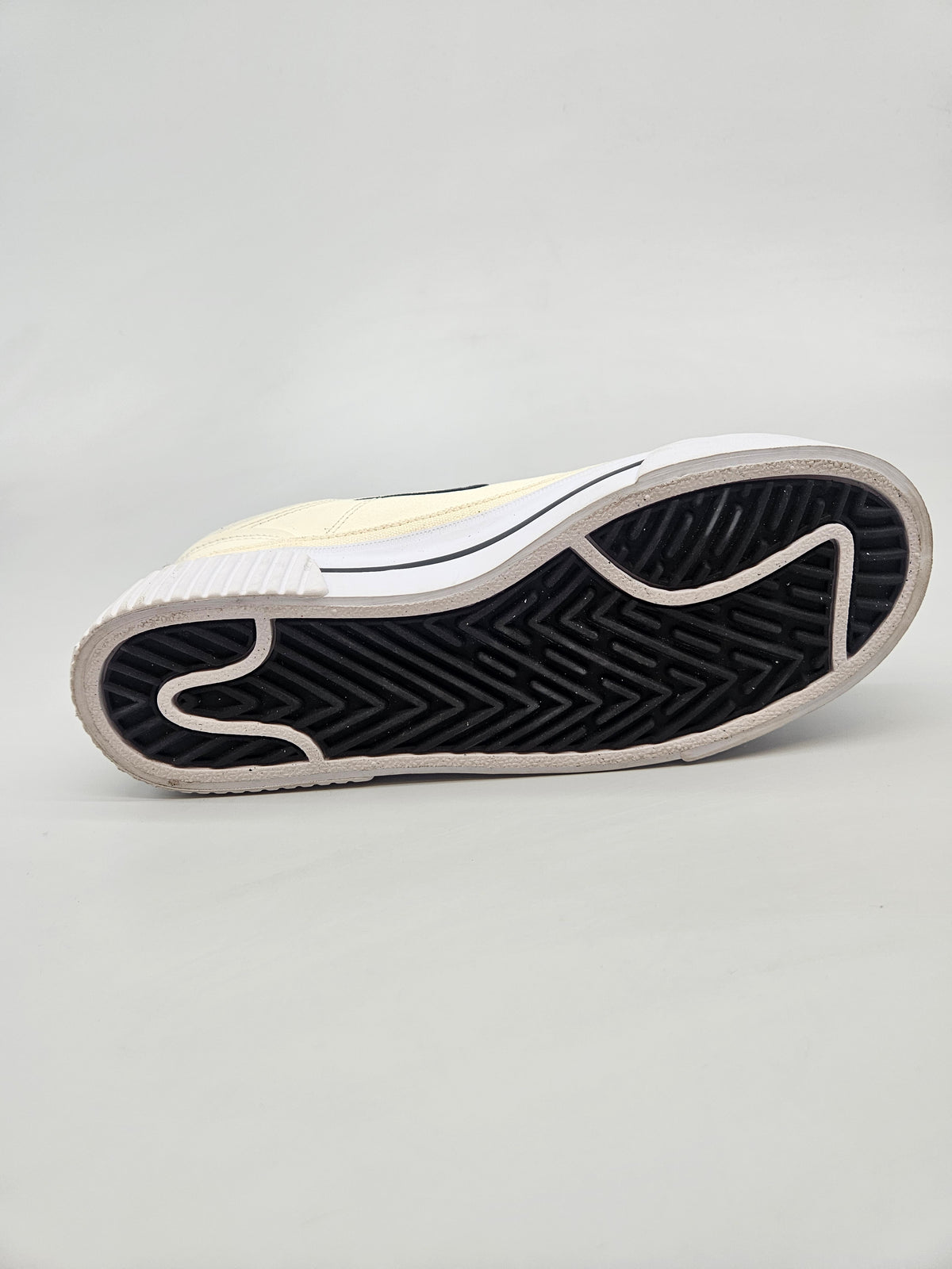 NIKE NOVI ORIGINAL PATIKI BR 38.5