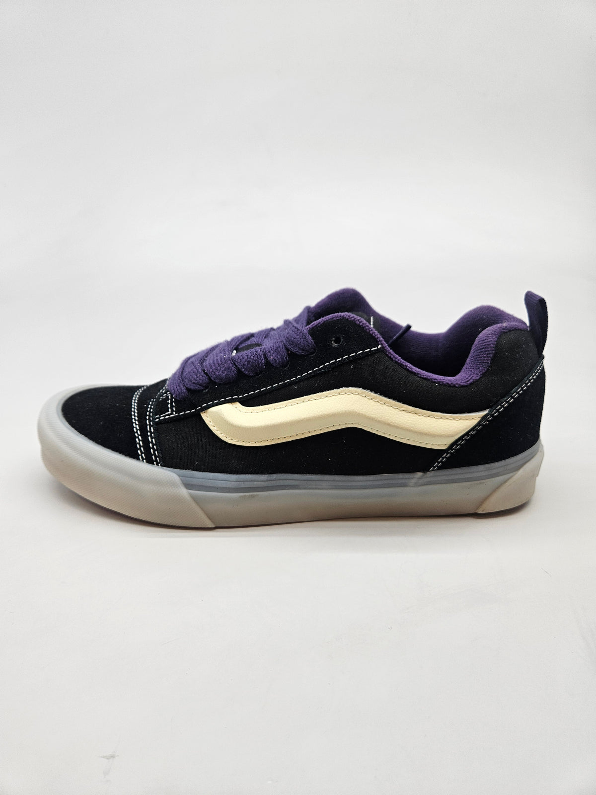 VANS NOVI ORIGINAL PATIKI BR 40.5