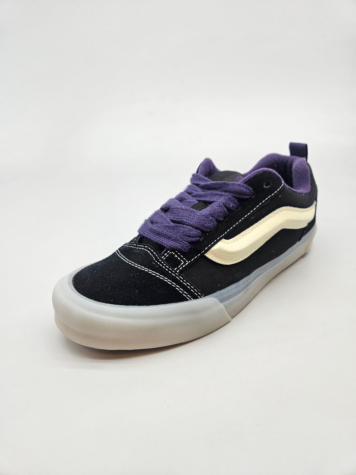 VANS NOVI ORIGINAL PATIKI BR 40.5